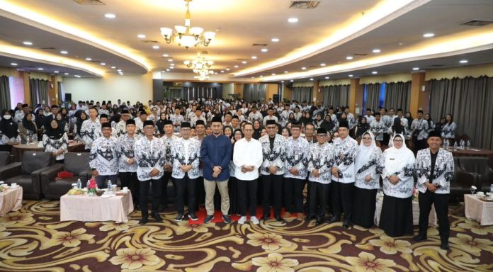 Wali Kota Amsakar Buka Konferensi Kota VIII PGRI Kota Batam