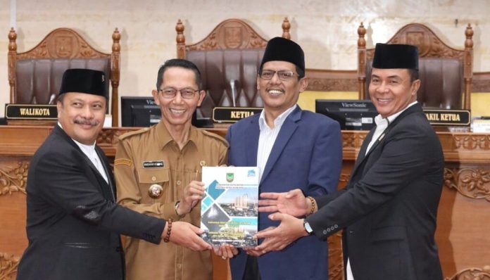 Wali Kota Amsakar Sampaikan RAPBD Tahun 2026 Rp 4,73 Triliun