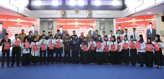 Wali Kota Lis Ambil Sumpah Janji PPPK Tahap II dan Pengangkatan CPNS Baru