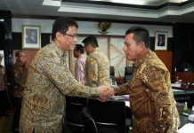 Gubernur Kepri Curhat ke Menteri Purbaya Terkait Pengurangan Dana Transfer 2026 Sebesar Rp534 Miliar Gubernur Ansar memberikan sejumlah masukan kepada Menkeu Purbaya terkait alokasi dana transfer ke Provinsi Kepri. (Sumber: Humas Kementrian Keuangan RI)