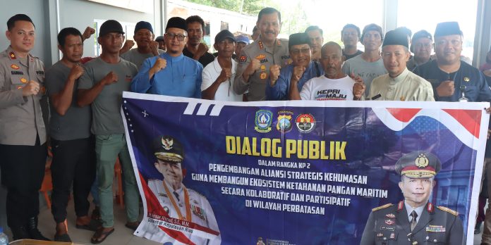 Humas Polda Kepri Gelar Jumat Curhat dan Pangan Murah bersama Warga Tanjung Uma