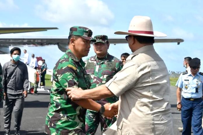Marsma TNI Fairlyanto, S.E., M.A.P bersama Menhan RI semasa di Pulau Natuna 2020 silam