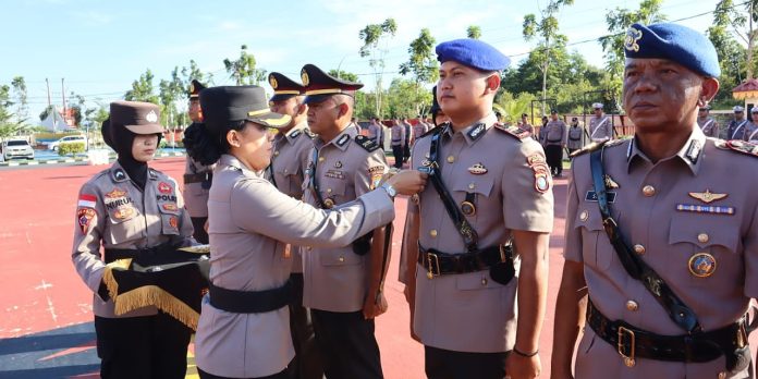 AKBP Yunita Stevani Pimpin Upacara Setijab PJU Polres Bintan AKBP Yunita Stevani Pimpin Upacara Setijab PJU Polres Bintan