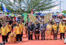Pawai Budaya dan Parade Mobil Hias Semarakkan Hari Jadi ke-24 Kota Otonom Tanjungpinang Pawai Budaya dan Parade Mobil Hias Semarakkan Hari Jadi ke-24 Kota Otonom Tanjungpinang