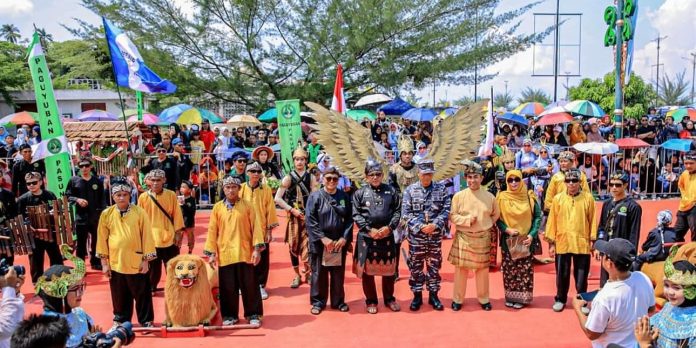 Pawai Budaya dan Parade Mobil Hias Semarakkan Hari Jadi ke-24 Kota Otonom Tanjungpinang