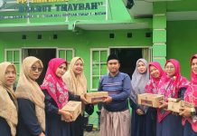 Jamaah Asy-Syifa Bagikan Susu Gratis Buat Anak Panti Asuhan di Sekupang Jamaah Asy-Syifa Bagikan Susu Gratis Buat Anak Panti Asuhan di Sekupang