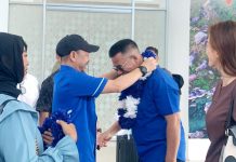 Ketua DPD Partai Demokrat Kepri Aneng Resmi Kunjungi Natuna, Gelar Sarasehan dan Rapat Plono Perkuat basis Ketua Demokrat Natuna sambut Ketua Demokrat dengan kalungkan bunga