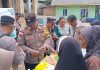 Hitungan Menit Gerakan Pangan Murah Kapolsubsektor Kelong Ludes Diserbu Warga Hitungan Menit Gerakan Pangan Murah Kapolsubsektor Kelong Ludes Diserbu Warga