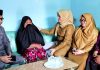 Deby Maryanti Serahkan Bantuan untuk Korban Cuaca Ekstrem di Bintan Deby Maryanti Serahkan Bantuan untuk Korban Cuaca Ekstrem di Bintan