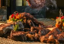 Nikmati Hangatnya Senja dan Aroma BBQ di Kolam Renang Harris Hotel Nagoya Batam Nikmati Hangatnya Senja dan Aroma BBQ di Kolam Renang Harris Hotel Nagoya Batam