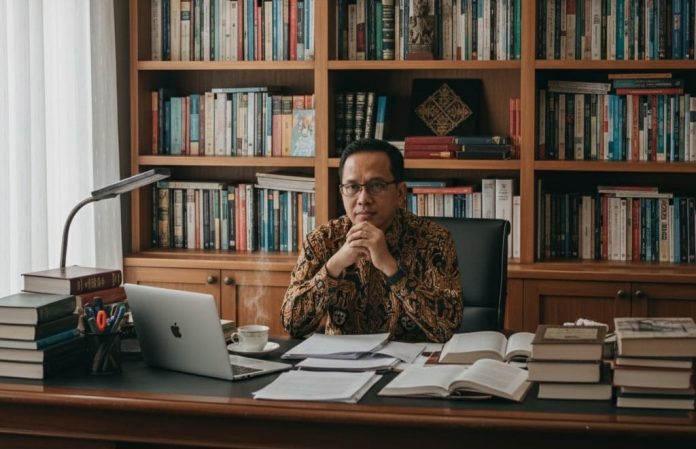 Junaidi, S. Sos., M. Si akademisi di Batam Junaidi, S. Sos., M. Si