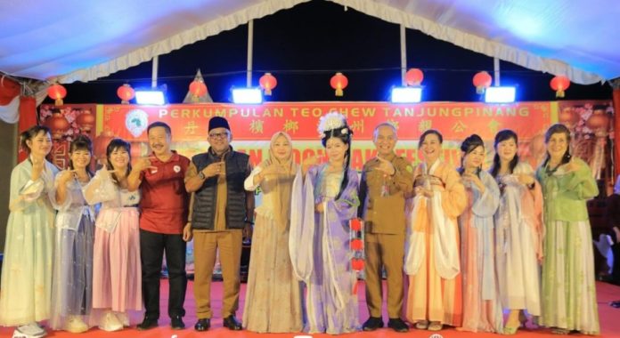 Pawai Lampion dan Perayaan Moon Cake di Tanjungpinang
