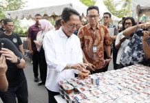 Ultah Hotel Santika, Pecahkan Rekor MURI Masak 1.118 Porsi Ikan Asam Pedas Pekan Rasa Melayu yang digelar dalam rangka HUT ke-3 Hotel Santika Batam