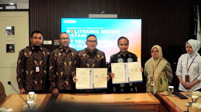 Telkomsel dan Politeknik Negeri Batam MoU Pengembangan SDM dan Akses Internet Terjangkau