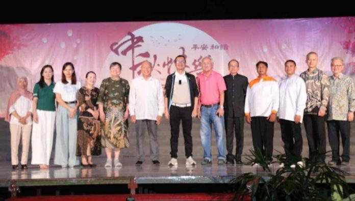 Wakil Ketua III DPRD Batam Hendra Asman Hadiri Festival Mid Autumn 2025