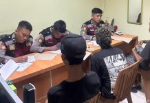 20 Anak Punk Hasil Razia Polda Kepri Dihukum Tipiring Bayar Rp 25 Ribu per Orang 20 Anak Punk Hasil Razia Polda Kepri Dihukum Tipiring Bayar