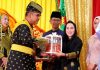 Amsakar-Li Claudia Sampaikan Syabas dan Taniah ke Ahmad Muzani Sandang Belar Datok Seri Diwangsa Wira Perdana Amsakar-Li Claudia Sampaikan Syabas dan Taniah ke Ahmad Muzani