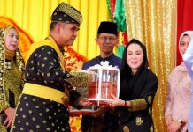 Amsakar-Li Claudia Sampaikan Syabas dan Taniah ke Ahmad Muzani Sandang Belar Datok Seri Diwangsa Wira Perdana Amsakar-Li Claudia Sampaikan Syabas dan Taniah ke Ahmad Muzani