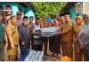 Bupati Welly Suhery Bersama BPBD Pasaman serahkan bantuan berupa rumah layak huni