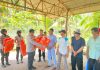 Lebih Dari Sekadar Tugas, Kisah AKP Nellay Boy dan Jumat Berkah yang Hangatkan Hati Warga Natuna AKP Nellay Boy dan jajaran Polsek Bunguran Timur buktikan tugas Polri lebih dari sekadar menangkap penjahat. Lewat "Jumat Curhat" dan "Jumat Berkah", mereka dengar keluh kesah warga