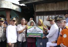 Peduli Terhadap Musibah Kebakaran di Panti, Bupati Pasaman Welly Suhery Serahkan Bantuan Kepada Korban