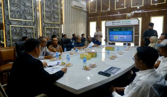 Bupati Karimun, Iskandarsyah bersama instansi terkait