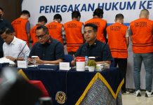 WN Tiongkok Penyedia Tamu Tempat Hiburan Malam Dideportasi Imigrasi Batam WN Tiongkok Penyedia Tamu Tempat Hiburan Malam Dideportasi Imigrasi Batam