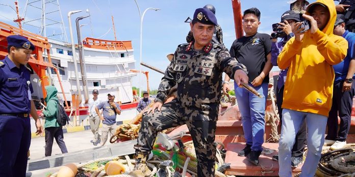 KKP Tangkap Kapal Ikan Asing Berbendera Vietnam di Laut Natuna Utara