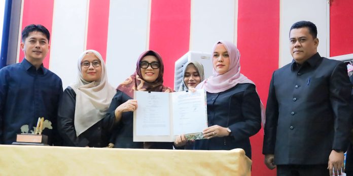Wabup Deby Pastikan Komitmen Pemkab Bintan Prioritaskan Program Pro Rakyat di Tahun 2026 Wabup Deby Pastikan Komitmen Pemkab Bintan Prioritaskan Program Pro Rakyat di Tahun 2026