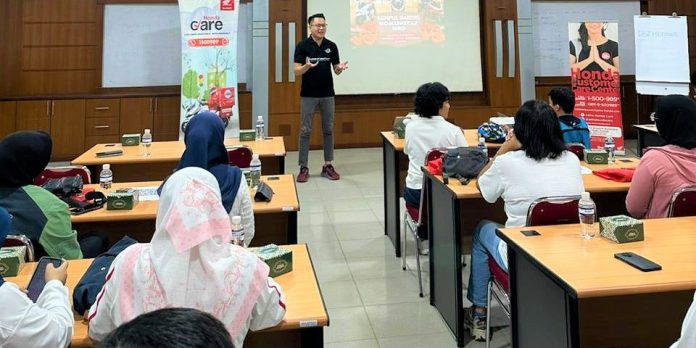 Dealer Tour Honda untuk HRD Batam Kupas PDI, Safety Riding, dan Jajal PCX 160 Dealer Tour Honda untuk HRD Batam Kupas PDI, Safety Riding, dan Jajal PCX 160