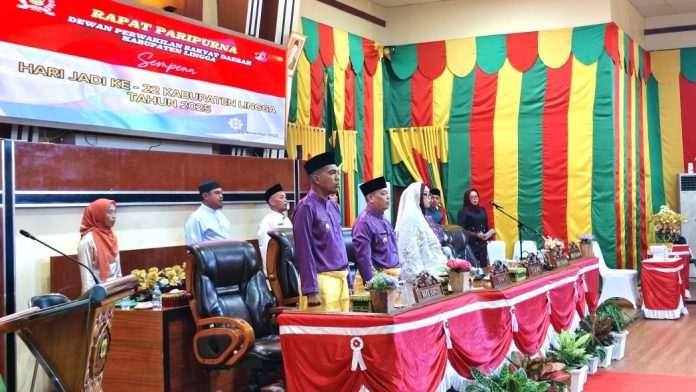 Bupati dan Wabup Lingga Hadiri Paripurna DPRD Sempena Hari Jadi ke-22 Kabupaten Lingga