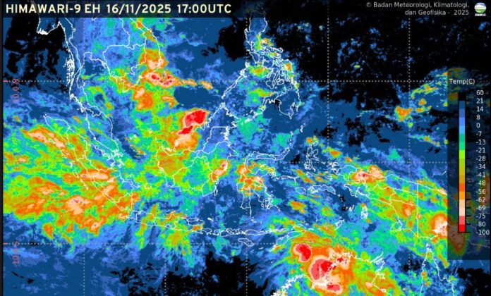 Prakiraan Cuaca Kepri Senin 17 November 2025, Batam Berawan dan Anambas Hujan Petir