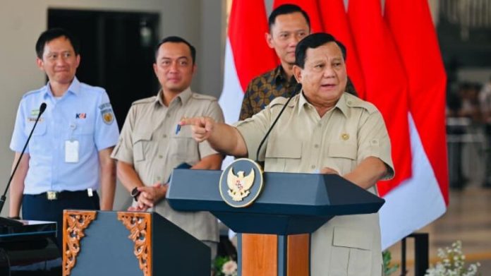 Presiden Prabowo Subianto menyampaikan sambutannya dalam acara peresmian Stasiun Tanah Abang Baru Presiden Prabowo Lanjutkan Kereta Whoosh dari Jakarta sampai Banyuwangi