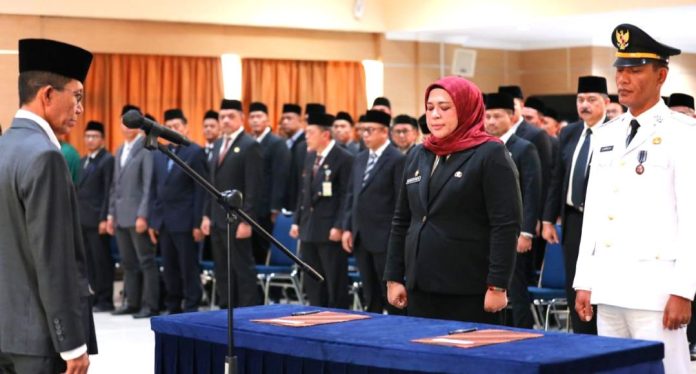 Wali Kota Batam Lantik Sri Miranthy Adisthy Kepala Dinas Kependudukan dan Pencatatan Sipil