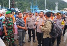 Pastikan Mudik Lancar, AKBP I Gusti Ngurah Pantau Langsung Pos Pam Nataru Pelabuhan Tarempa AKBP I Gusti Ngurah Pantau Langsung Pos Pam Nataru Pelabuhan Tarempa
