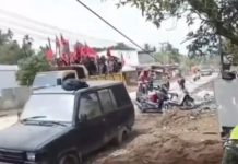 Video Ketika TNI Goro Bersihkan Rumah Warga Aceh Lewat Kelompok Warga Bawa Bendera Aceh Merdeka