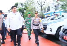 Bupati Bintan Pimpin Apel Gelar Pasukan Operasi Lilin Seligi 2025 di Polres Bintan Bupati Bintan Pimpin Apel Gelar Pasukan Operasi Lilin Seligi 2025 di Polres Bintan