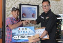 Ilham Sawalludin Persembahkan Juara 1 Karya Jurnalistik Lanud Hang Nadim untuk Istri dan Orang Tua Ilham Sawalludin Persembahkan Juara 1 Karya Jurnalistik Lanud Hang Nadim untuk Istri dan Orang Tua