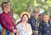 Semarak HJB ke-196, Pakaian Adat Nusantara Warnai Pawai Budaya di Engku Putri Pakaian Adat Nusantara Warnai Pawai Budaya di Engku Putri
