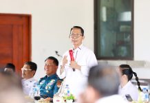 Amsakar-Li Claudia Kenalkan Program Sekolah Merah Putih Presiden Prabowo ke Warga Rempang Amsakar-Li Claudia Kenalkan Program Sekolah Merah Putih Presiden Prabowo ke Warga Rempang