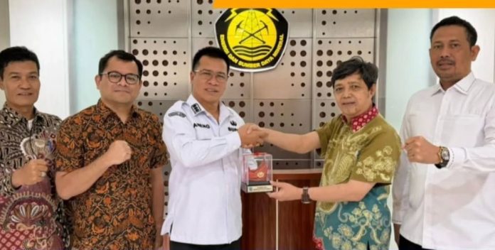 Bupati Anambas Audiensi ke Kementerian ESDM, Bahas Kejelasan Data Lifting Migas untuk DBH Daerah Bupati Anambas Audiensi ke Kementerian ESDM, Bahas Kejelasan Data Lifting Migas untuk DBH Daerah