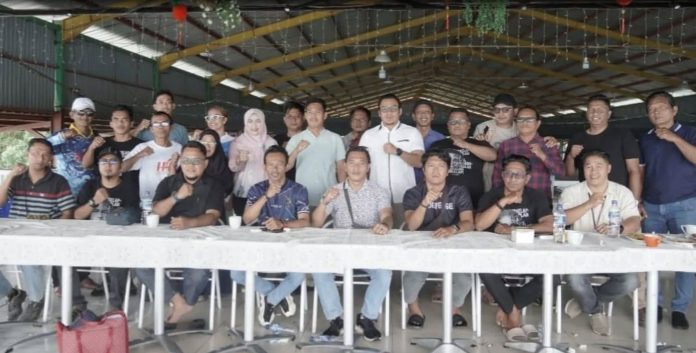 Coffee Morning Diskominfotik dengan Rekan Media Kabupaten Anambas Coffee Morning Diskominfotik dengan Rekan Media Kabupaten Anambas