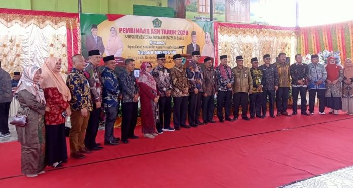 Kakanwil Kemenag Sumbar Beri Pembinaan ASN di Kemenag Pasaman