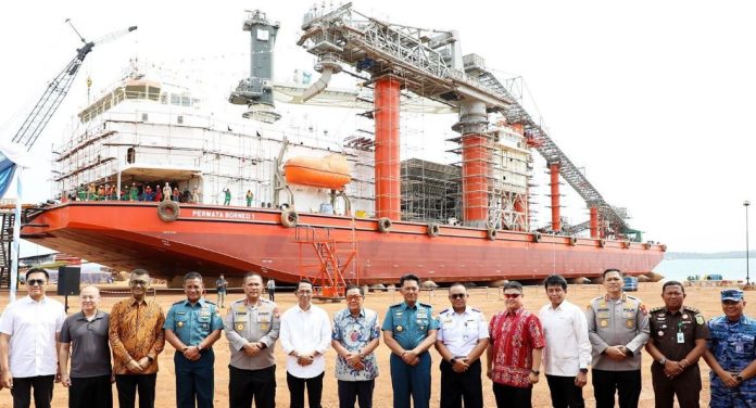 Kapal Floating Landing Permata Borneo 1 Buatan Batam Resmi Diluncurkan