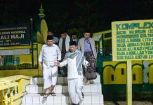 Menag Nasaruddin Umar Bersyukur Bisa Ziarah ke Makam Nenek Moyangnya di Pulau Penyengat Menag Nasaruddin Umar Bersyukur Bisa Ziarah ke Makam Nenek Moyangnya di Pulau Penyengat