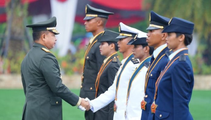 Panglima TNI Lantik 260 Perwira Prajurit Karier Lulusan dari 4 Kampus Pemerintah
