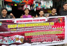 Personel Subdit III Jatanras Polda Kepri Sosialisasikan Stop Judi Konvensional Personel Subdit III Jatanras Polda Kepri Sosialisasikan Stop Judi Konvensional