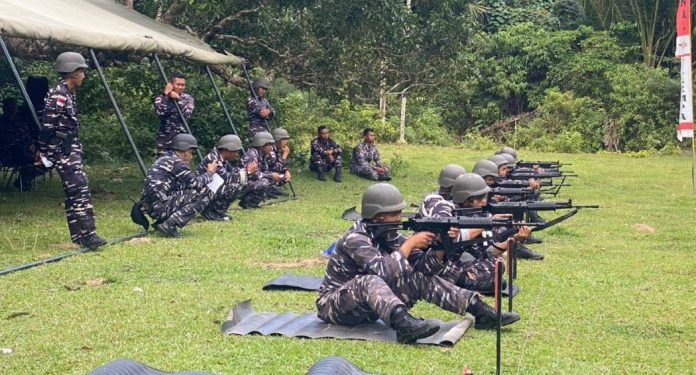 Asah Kemampuan Tempur, Prajurut Lanal Tarempa Gelar Latihan Menembak 2026