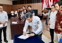 Sekda Batam Buka Workshop Tata Cara Mini Kompetisi E-Katalog versi 6 Firmansyah, secara resmi membuka Workshop Tata Cara Pelaksanaan Mini Kompetisi pada E-Katalog Versi 6 yang dirangkaikan dengan penandatanganan