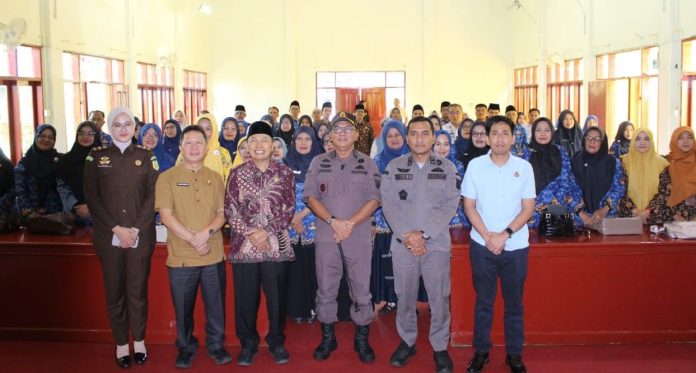 Cegah Penyimpangan, Kajari Pasaman Gelar Penyuluhan Hukum ke Kepala Sekolah
